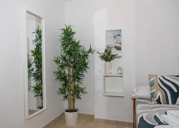 Apartamento Escapada Junto Al Mar Con Vistas Y Piscina Benalmádena